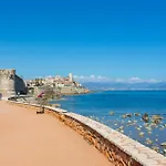 アパート 2 Bedrooms Antibes Center, Balcony - Happy Rentals アンティーブ