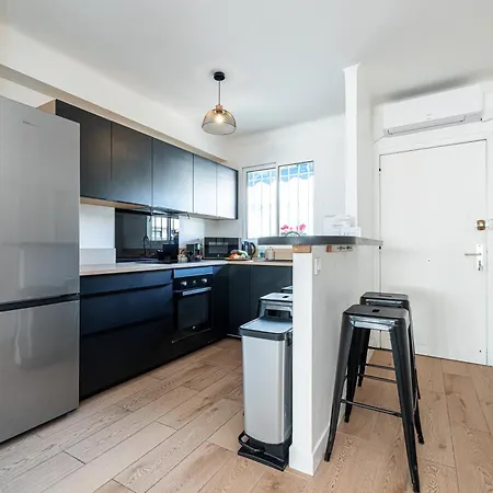 2 Bedrooms Antibes Center, Balcony - Happy Rentals شقة *