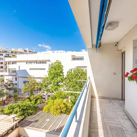 2 Bedrooms Center, Balcony - Happy * Antibes