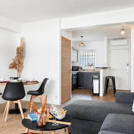 Appartement 2 Bedrooms Center, Balcony - Happy
