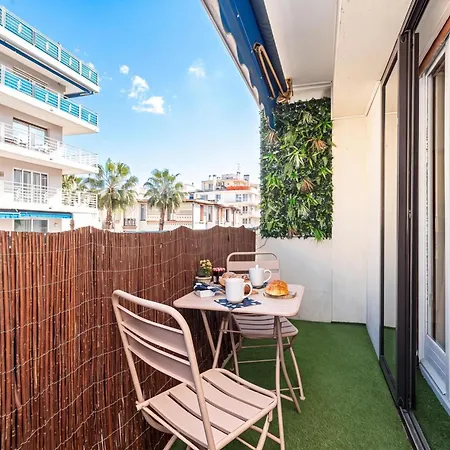 Appartement 2 Bedrooms Center, Balcony - Happy