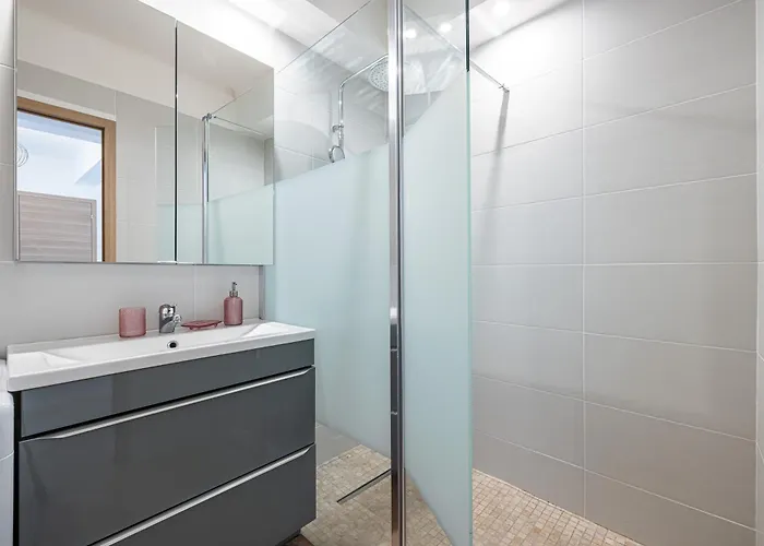 شقة 2 Bedrooms Antibes Center, Balcony - Happy Rentals