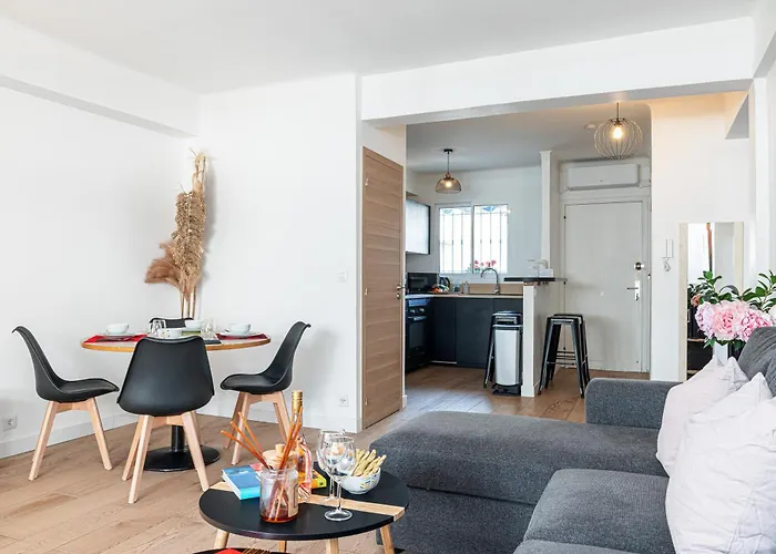 شقة 2 Bedrooms Antibes Center, Balcony - Happy Rentals *