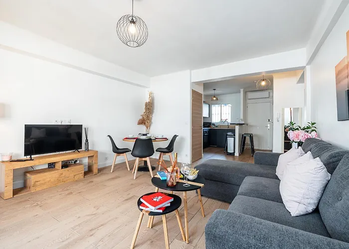 2 Bedrooms Antibes Center, Balcony - Happy Rentals أنتيب