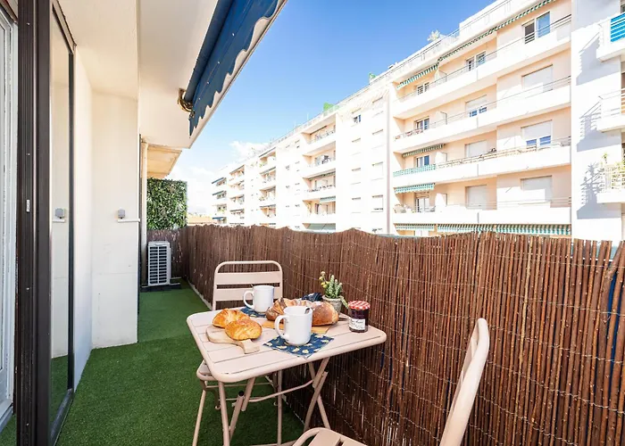 2 Bedrooms Antibes Center, Balcony - Happy Rentals * أنتيب