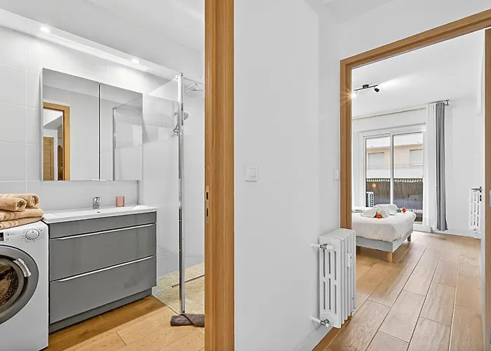 2 Bedrooms Antibes Center, Balcony - Happy Rentals * أنتيب
